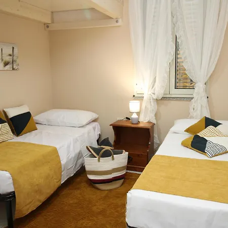 La Playa Apartment- Fronte * La Caletta