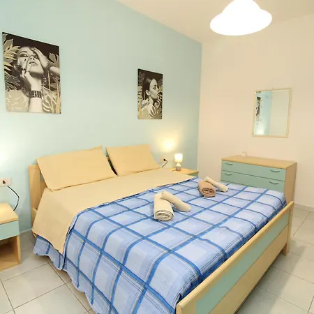 La Playa Apartment- Fronte * La Caletta